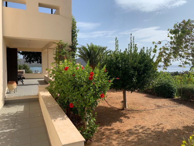 Detached house in Elounda with big garden and sea views | Crete